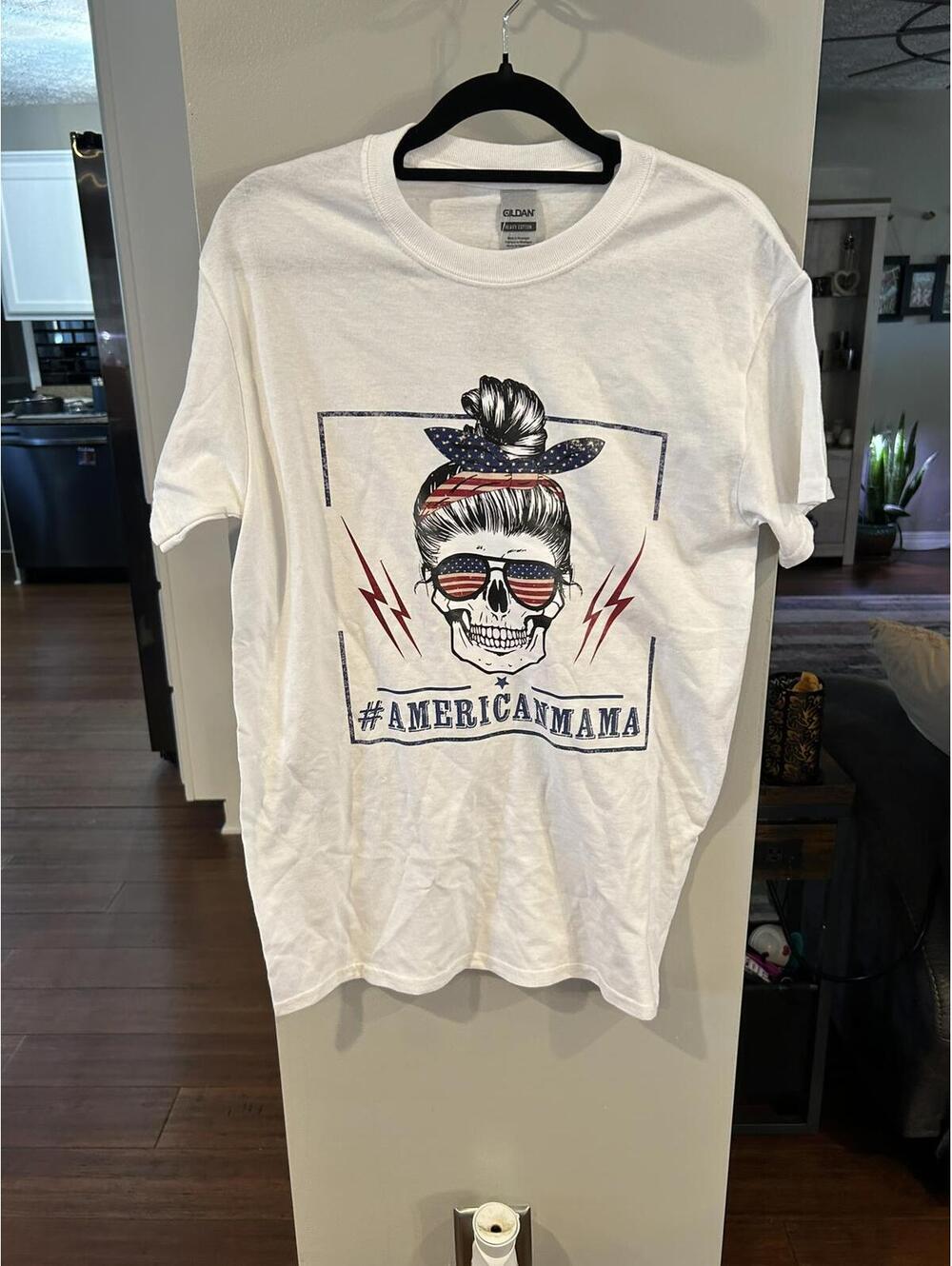 Gildan Heavy Cotton White Graphic T-Shirt with #AMERICANMAMA